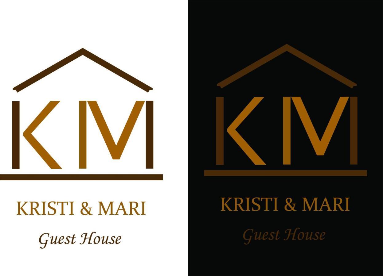 Kristi & Mari Pensión *
